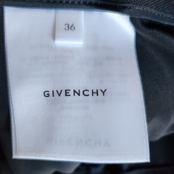 Givenchy NWT FR 36 (US 4) wrap buckle mini skirt, authentic - Picture 10 of 16
